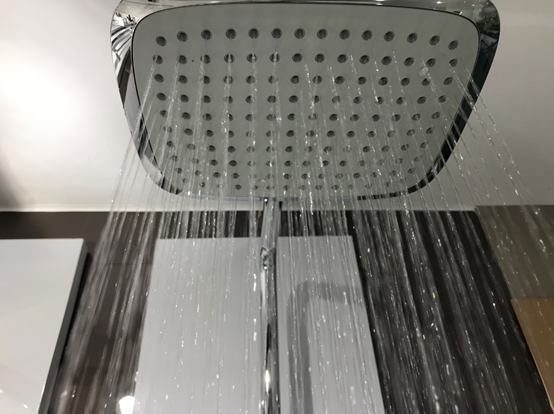 什么品牌花洒好用？小编带你现场评测